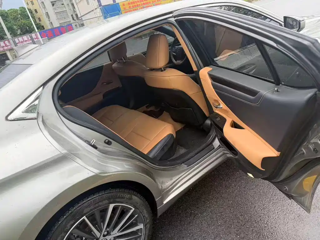 Lexus ES — миниатюра 6