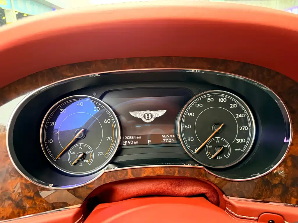 Bentley Bentayga — миниатюра 10