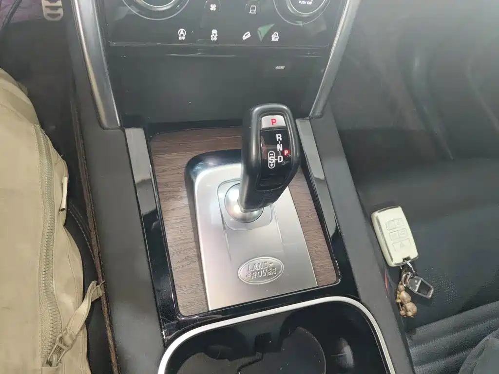 Land Rover Discovery Sport — миниатюра 10