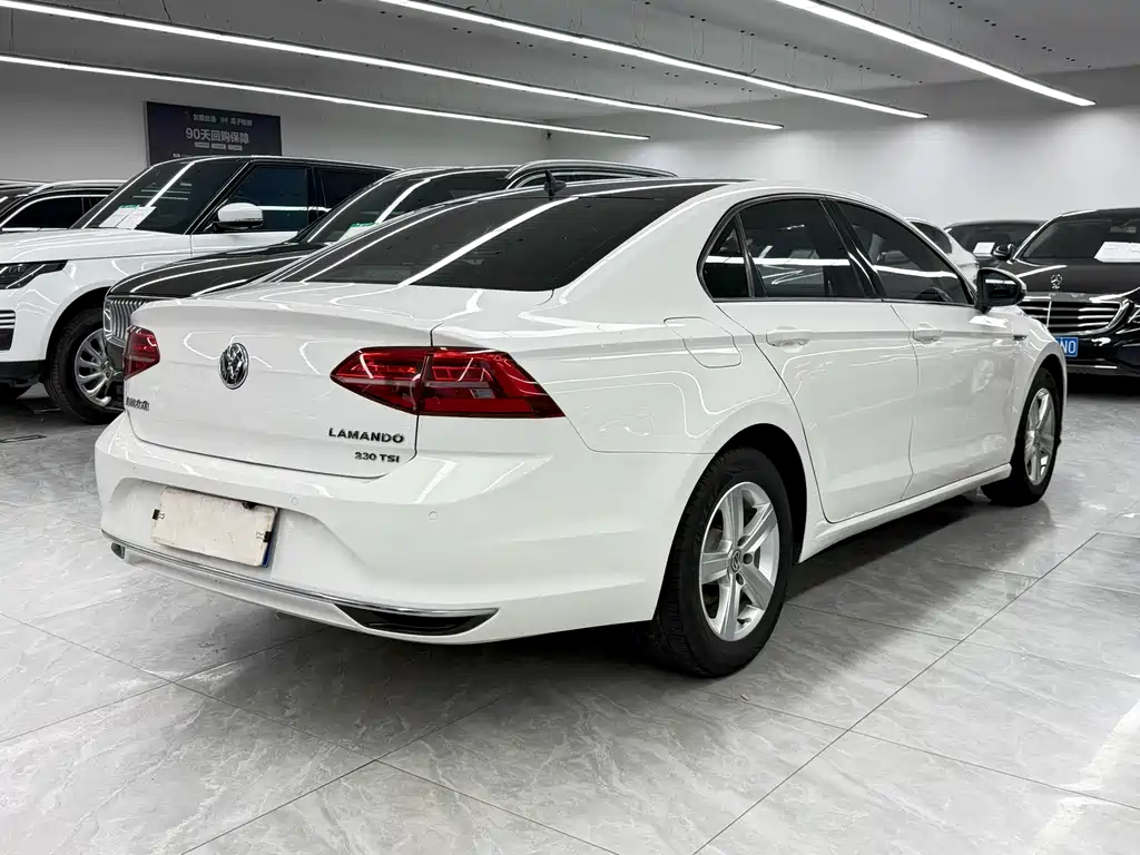 Volkswagen Lamando 2019 230TSI DSG VI