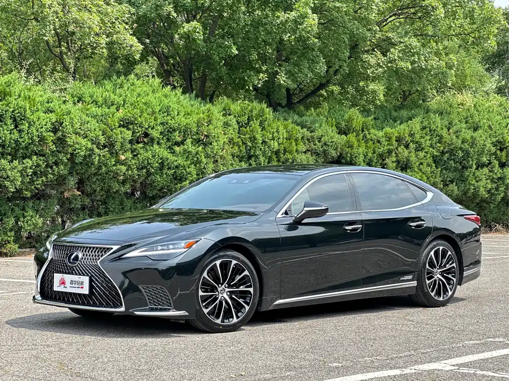 Lexus LS 2021 500h Executive Edition