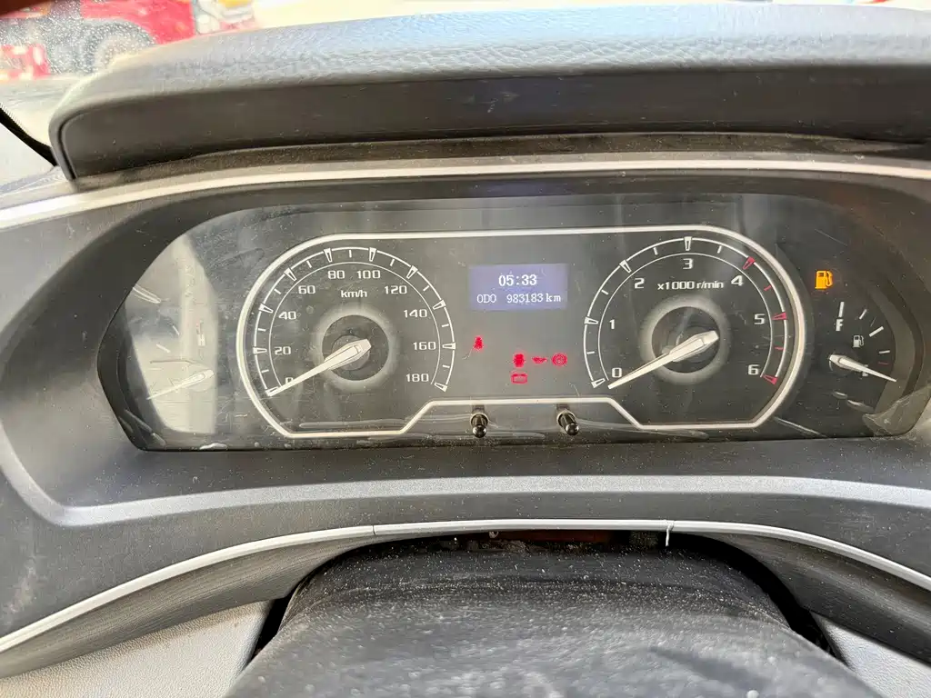 MAXUS V80 — миниатюра 18
