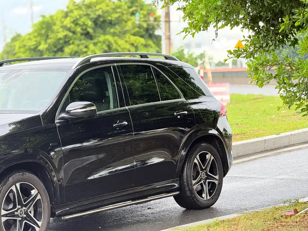 Mercedes-Benz GLE New Energy — миниатюра 16