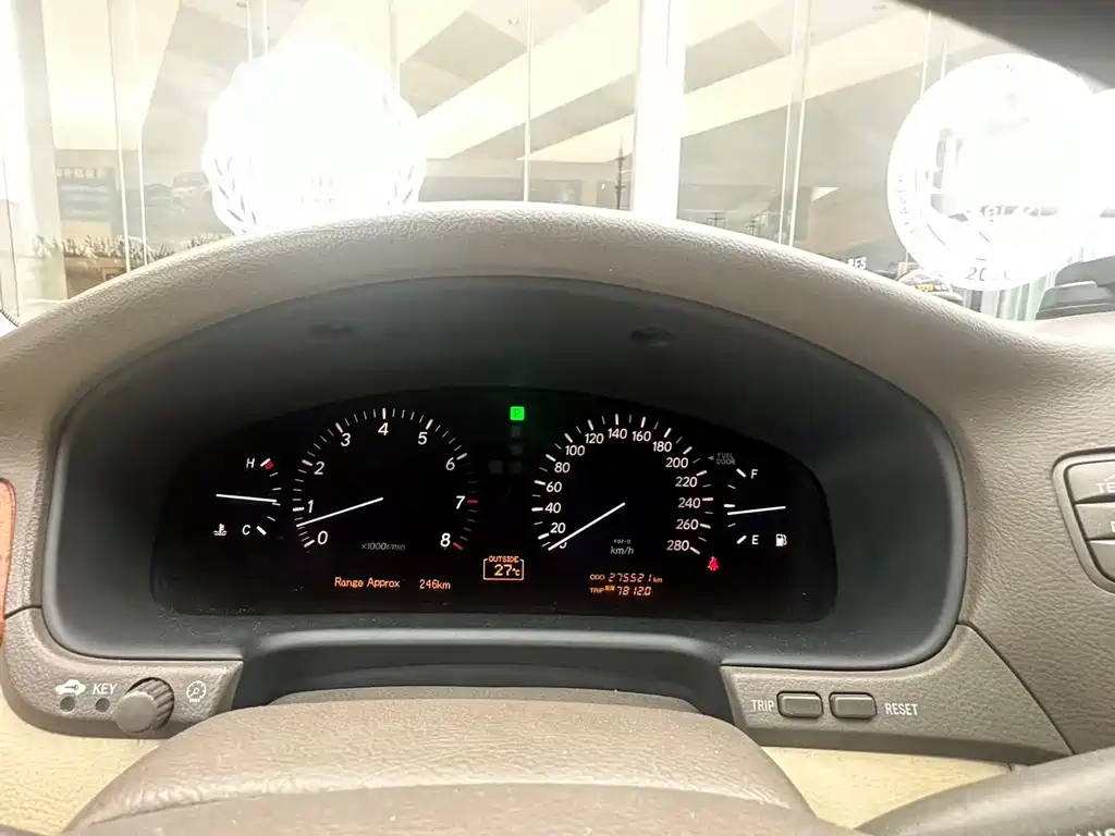 Lexus LS — миниатюра 13