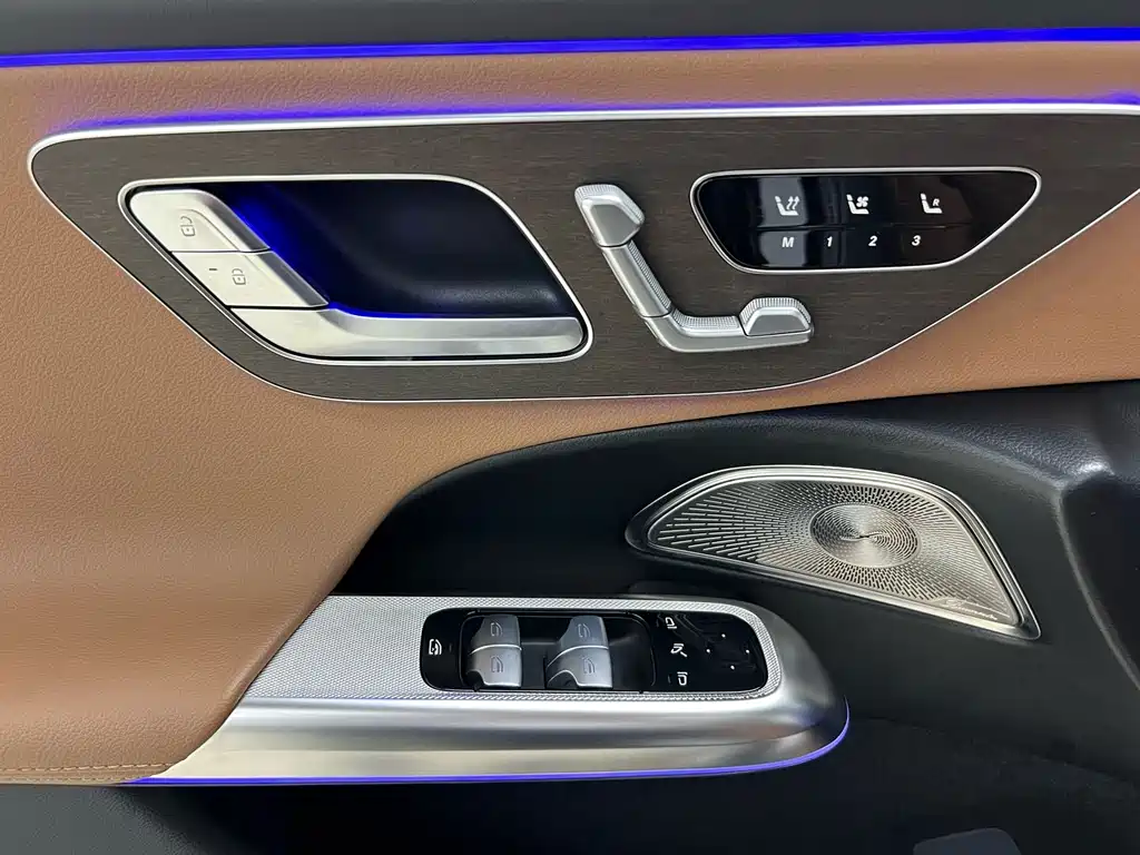 Mercedes-Benz E-Class — миниатюра 20