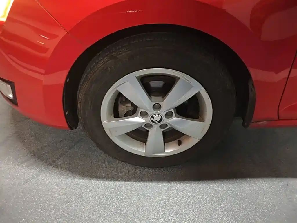 Skoda Rapid Spaceback — миниатюра 23