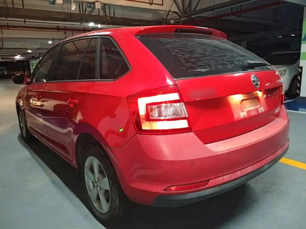 Skoda Rapid Spaceback — миниатюра 5