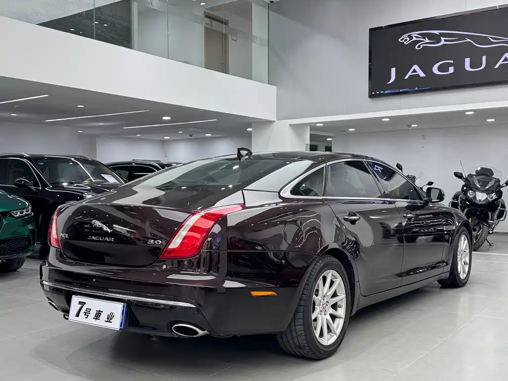 JAGUAR XJ