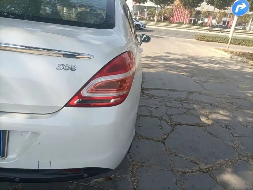Peugeot 308 — миниатюра 8