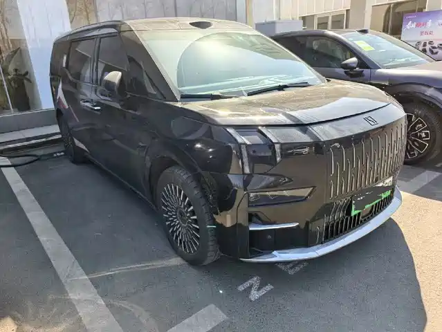 ZEEKR EXTREME KRYPTON 009 2024