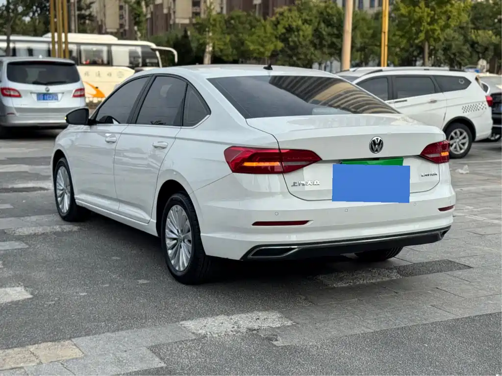 Volkswagen Lavida — миниатюра 3