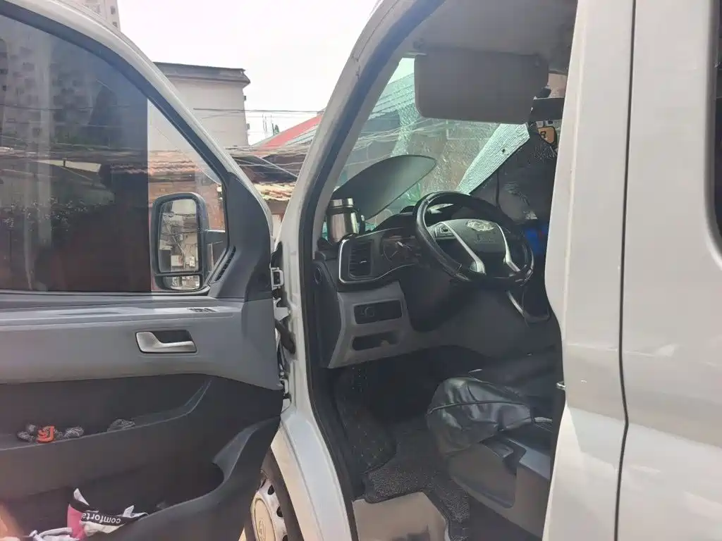 MAXUS V80 — миниатюра 14