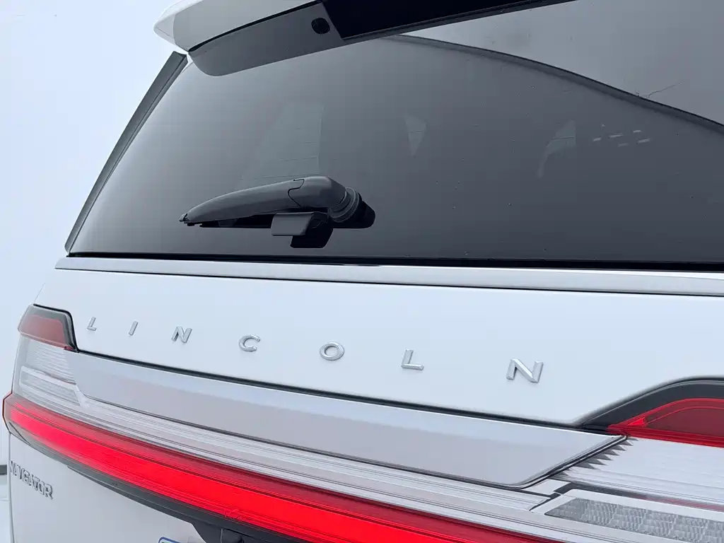 Lincoln Navigator — миниатюра 35