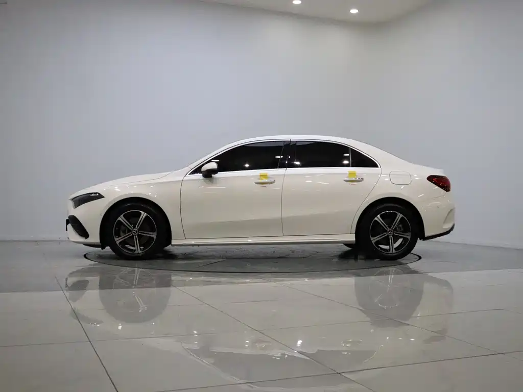 Mercedes-Benz A-Class A 2025 A 200 L Fashion