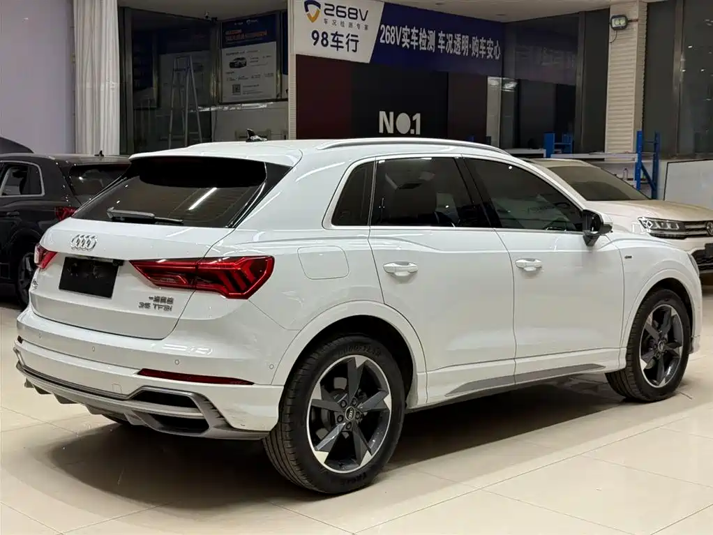 Audi Q3 2023 35 TFSI Fashion (1.4T)