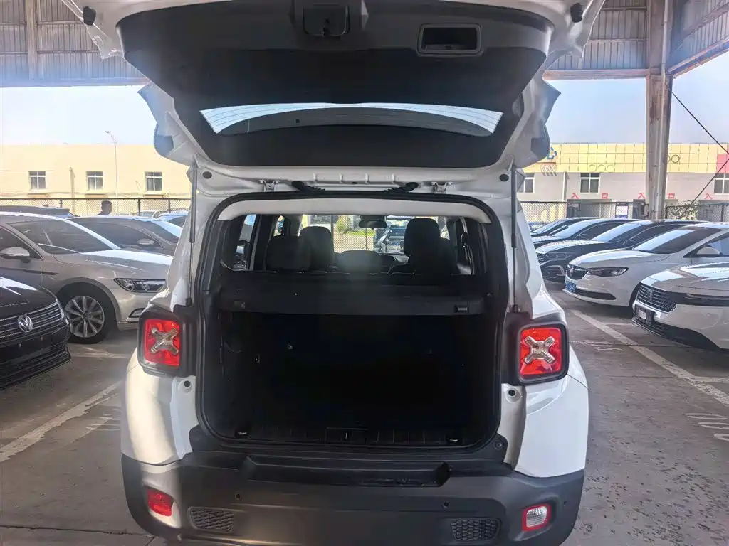 Jeep Renegade 2018 180T AT +