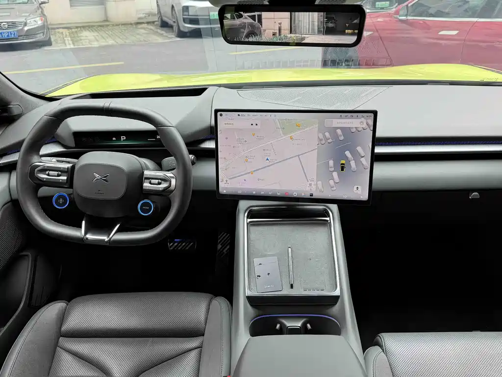 XPeng P7 — миниатюра 11