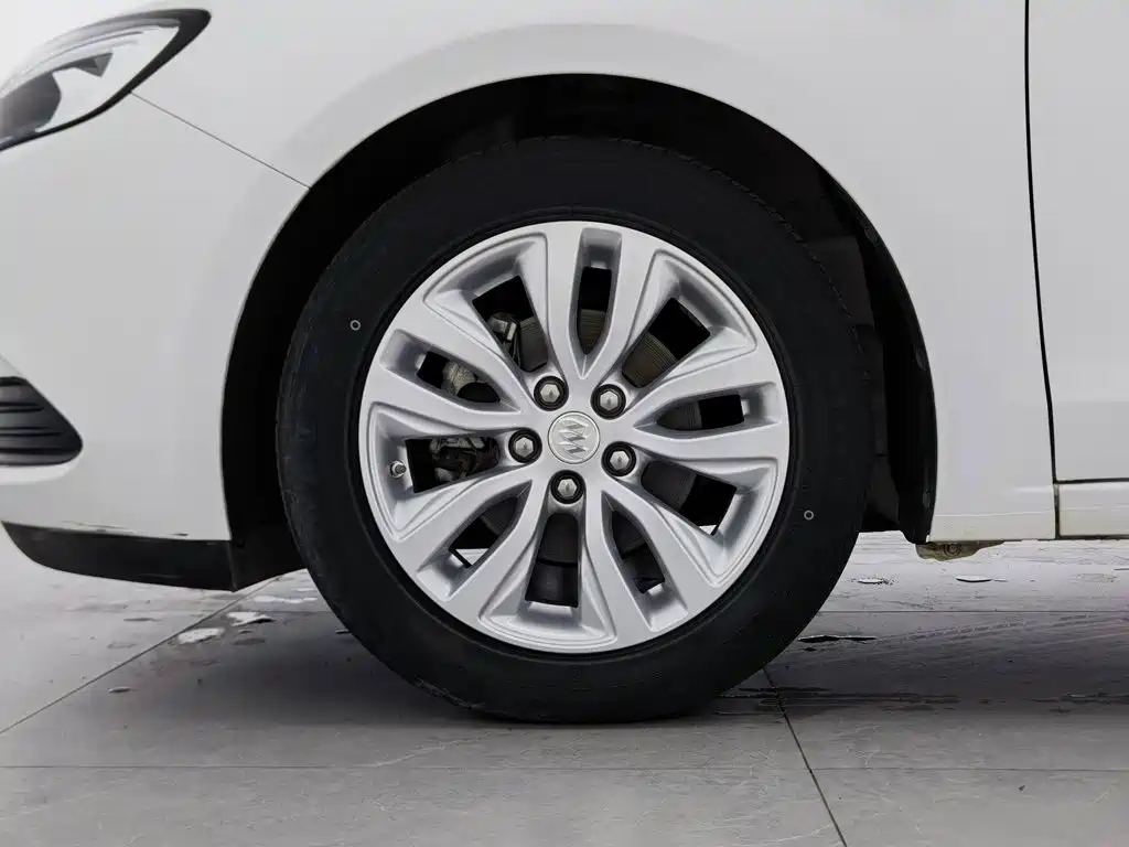 Buick Excelle — миниатюра 17