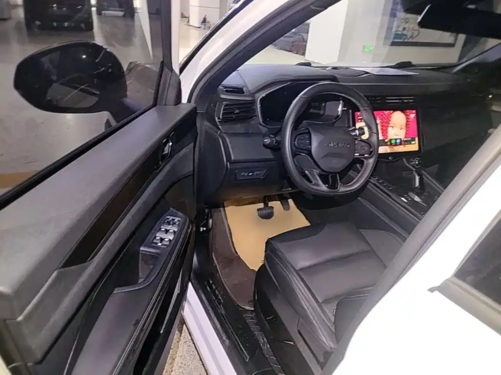 Lynk & Co 01 EM-P — миниатюра 21