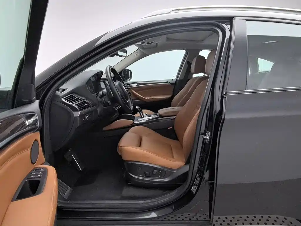 BMW X6 — миниатюра 10