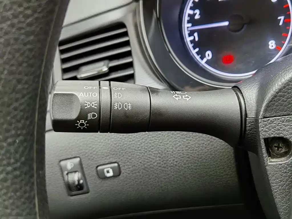 Nissan Tiida — миниатюра 21