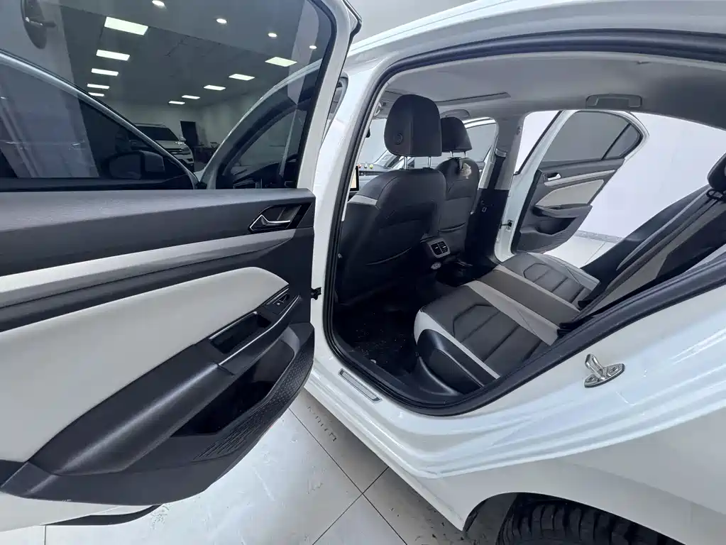 Volkswagen Bora — миниатюра 23