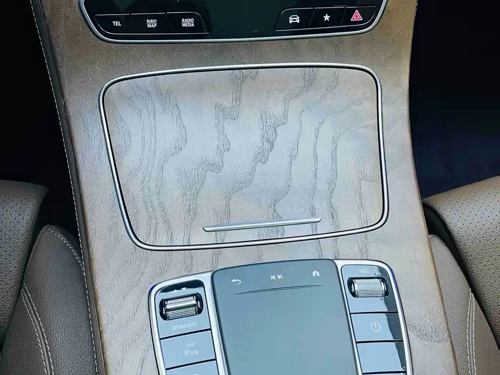 Mercedes-Benz E-Class — миниатюра 15