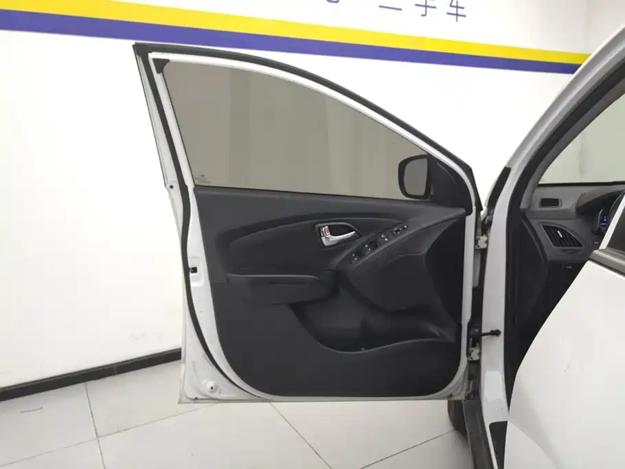 Hyundai BAIC Hyundai ix35 ix35 2015 2.0L AT IV
