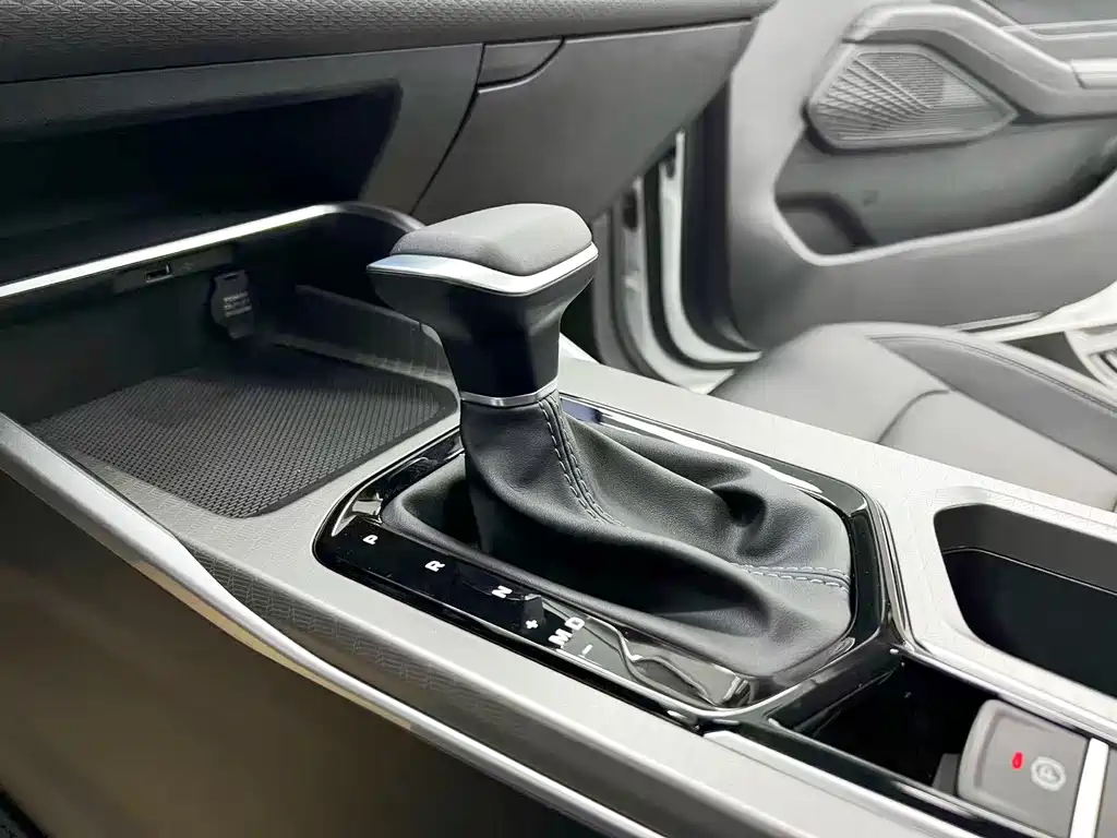 Geely Emgrand — миниатюра 12