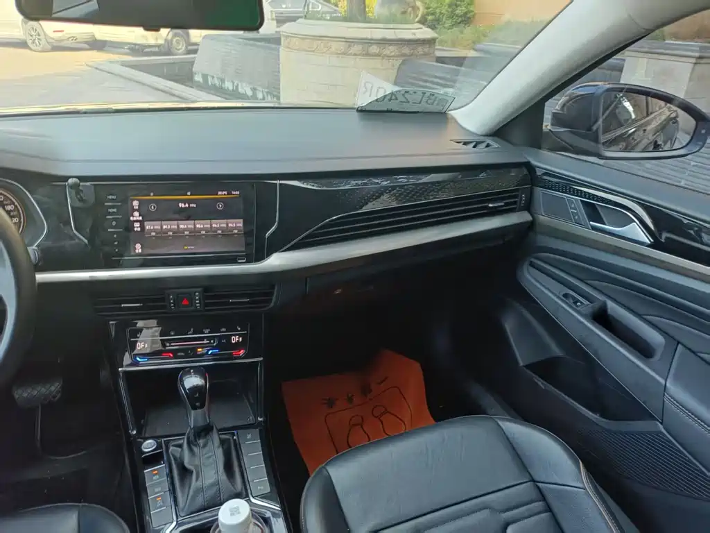 Volkswagen Passat 2021 330TSI Luxury