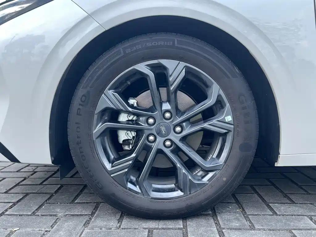Заказать Ford Mondeo 2026 года за 3 915 661 ₽  из Китая