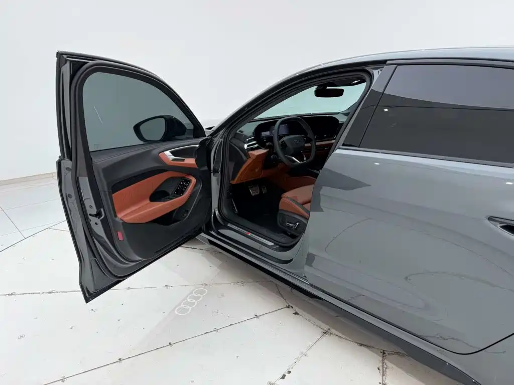 Audi A5L — миниатюра 13
