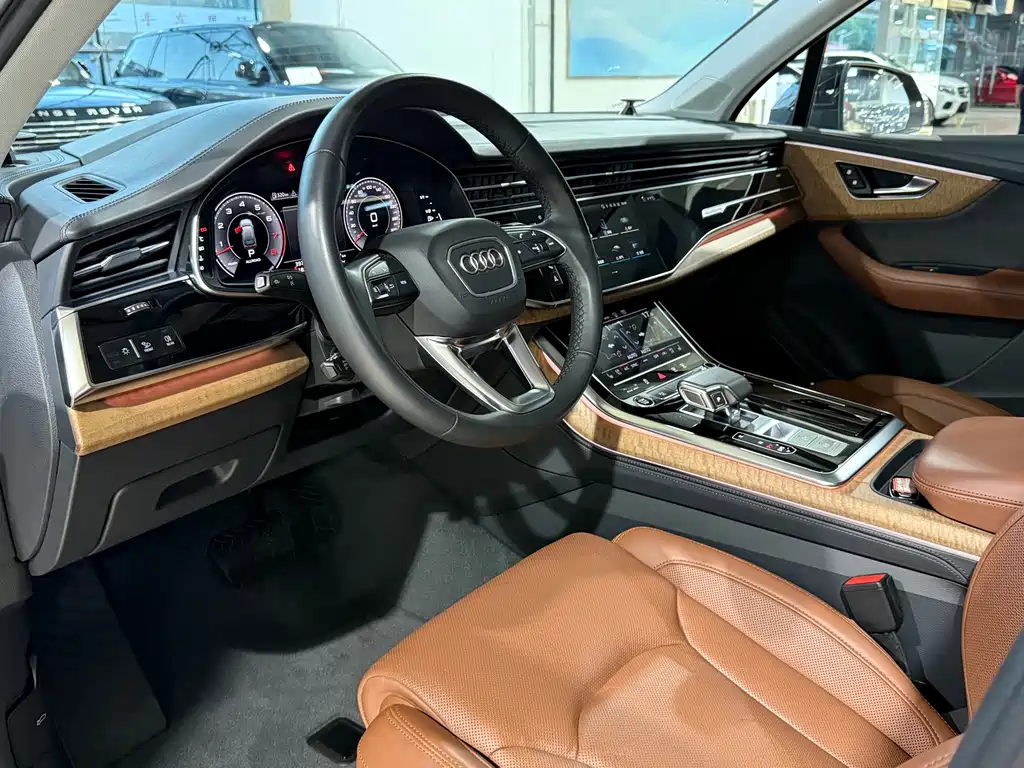Audi Q7 — миниатюра 5
