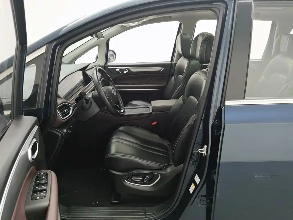 GAC Motor Trumpchi M6 — миниатюра 10