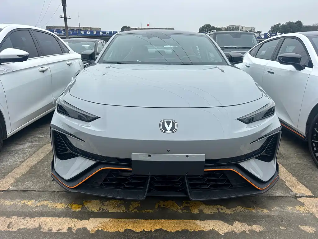 Changan UNI-V 2025 1.5T 500Bar Luxury Sport