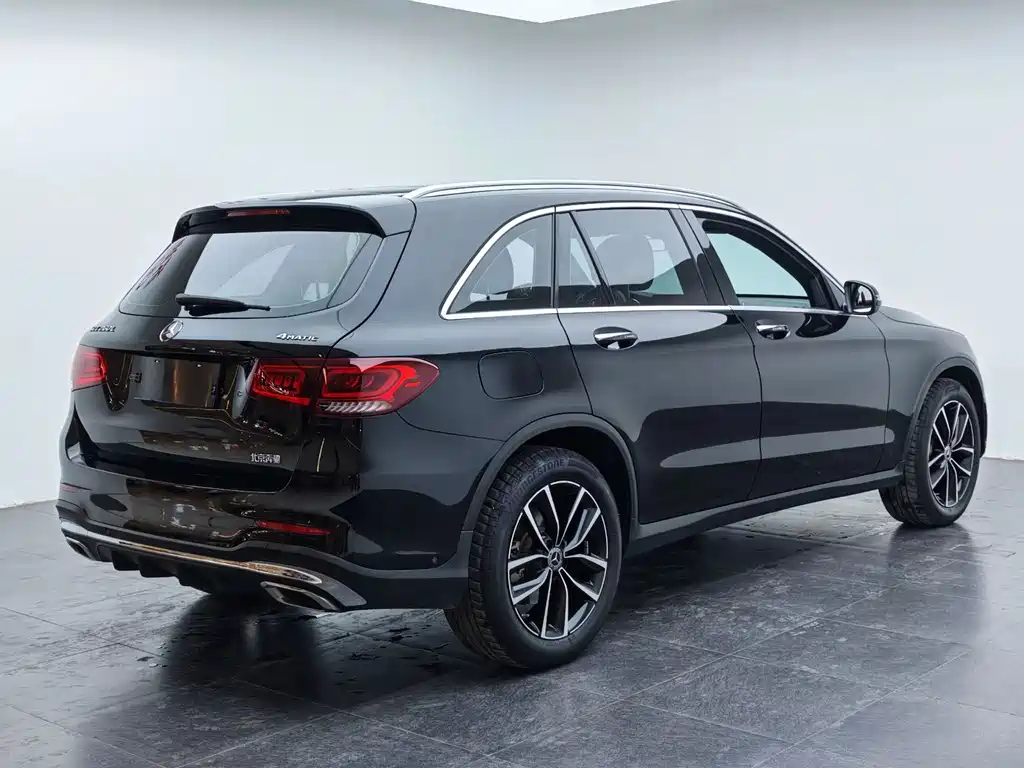 MERCEDES-BENZ GLC