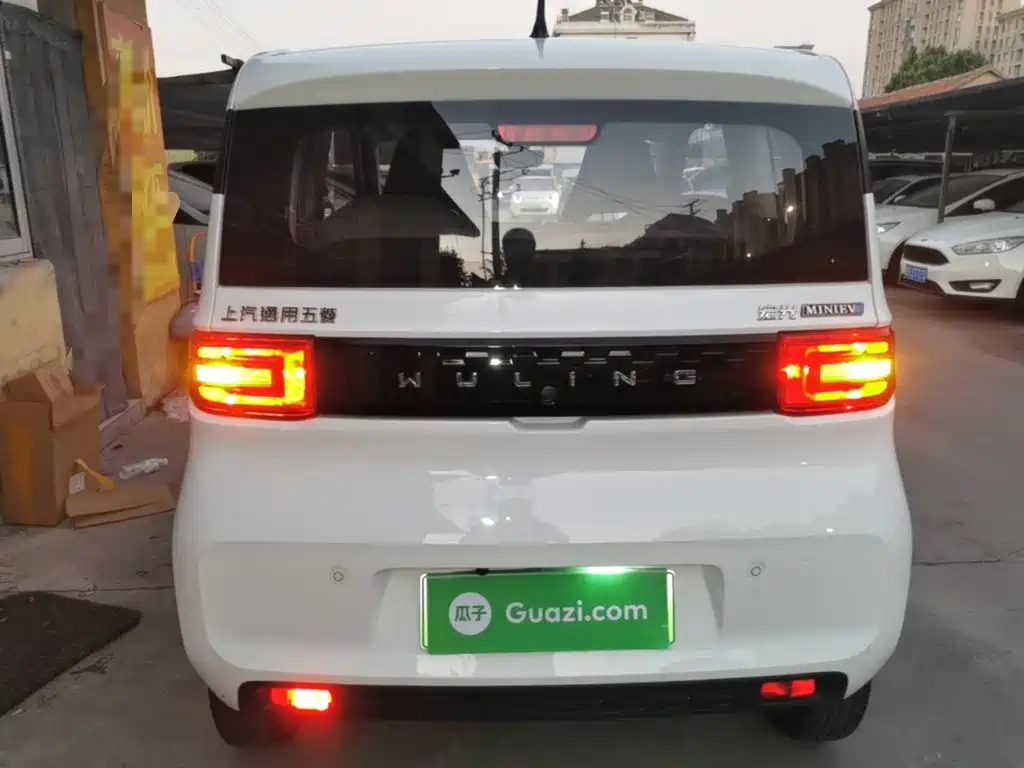 Wuling MINIEV — миниатюра 6