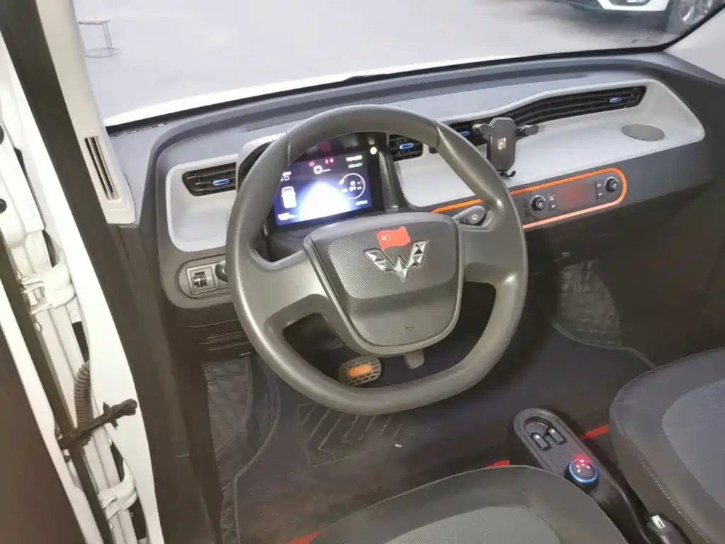 Wuling MINIEV — миниатюра 11