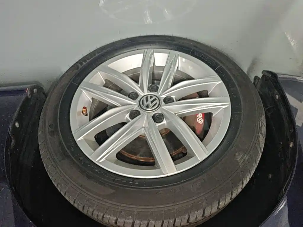Volkswagen Golf — миниатюра 23