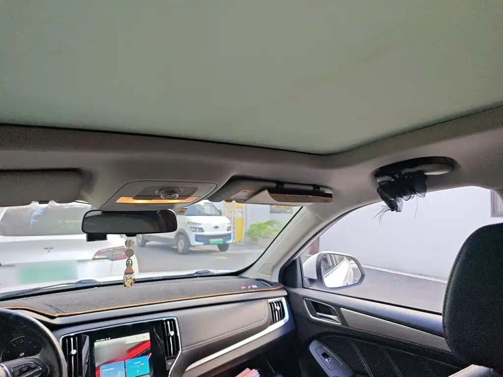 Roewe RX5 — миниатюра 9