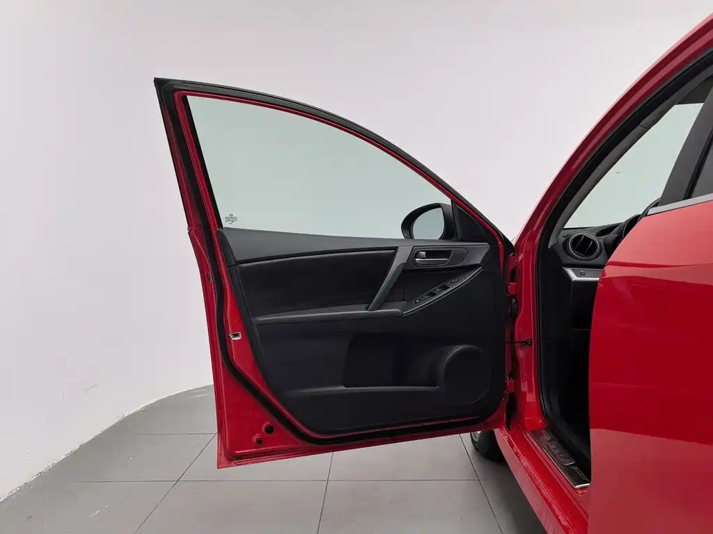 Mazda 3 Xingcheng — миниатюра 8