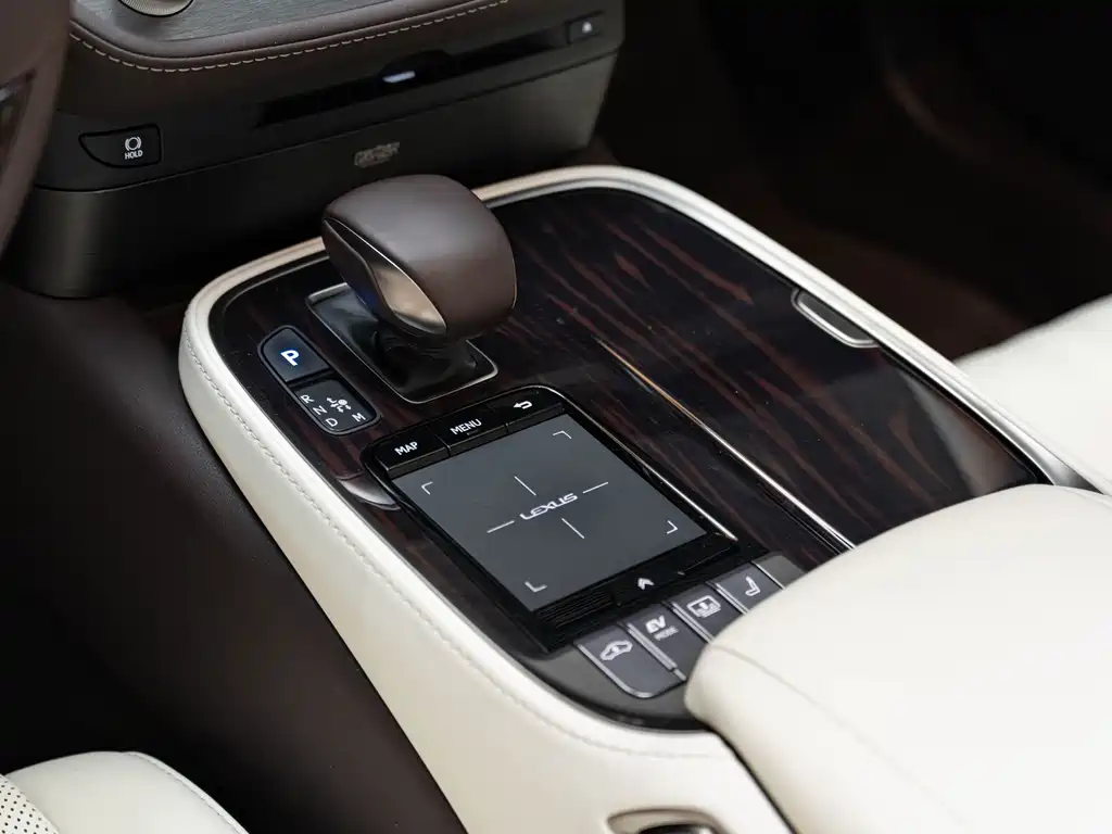 Lexus LS — миниатюра 14