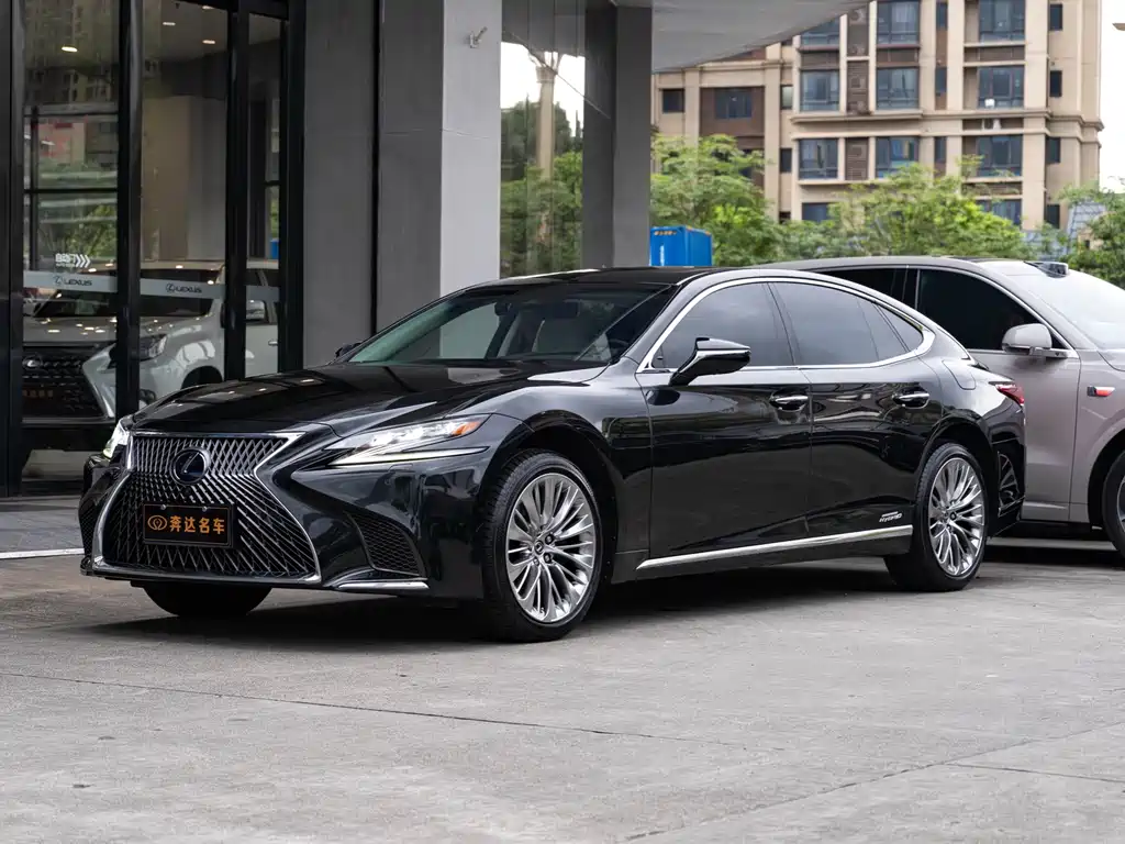 Lexus LS