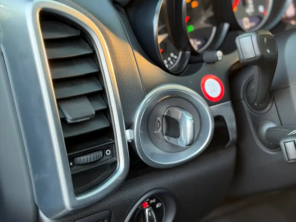 Porsche Cayenne — миниатюра 14