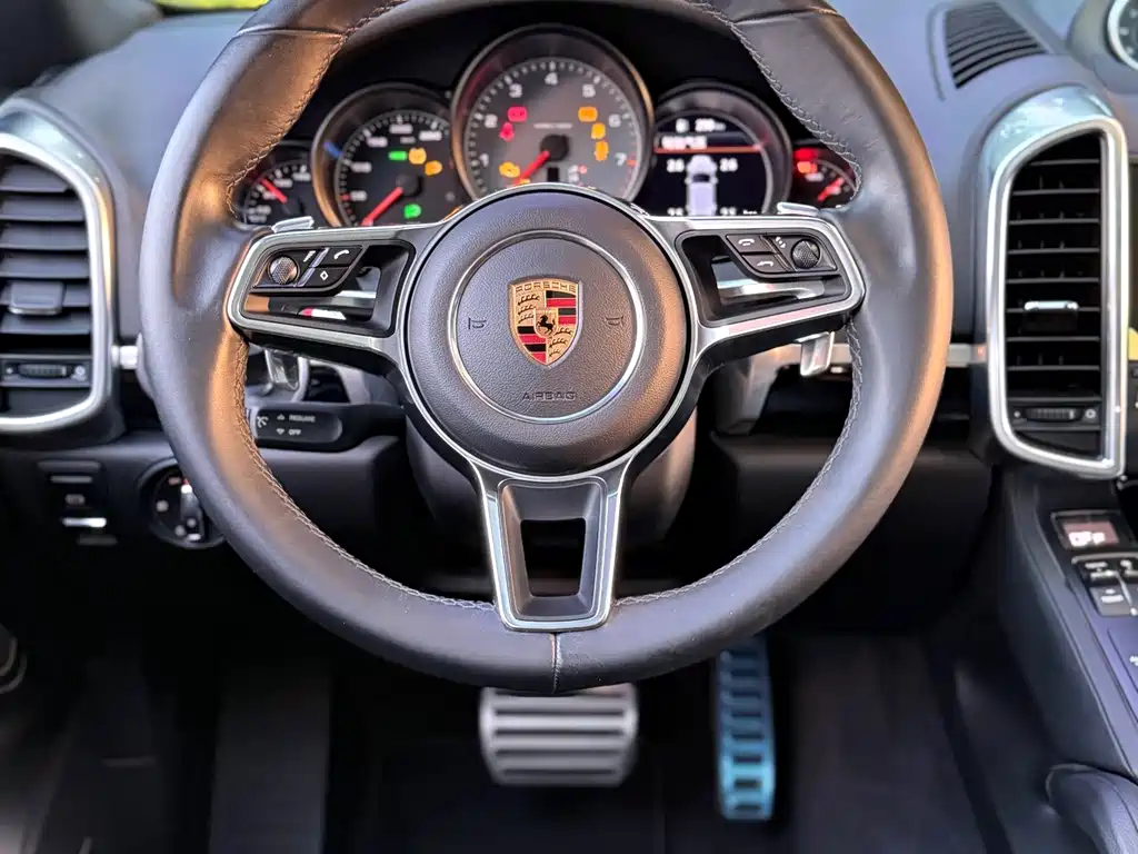 Porsche Cayenne — миниатюра 9