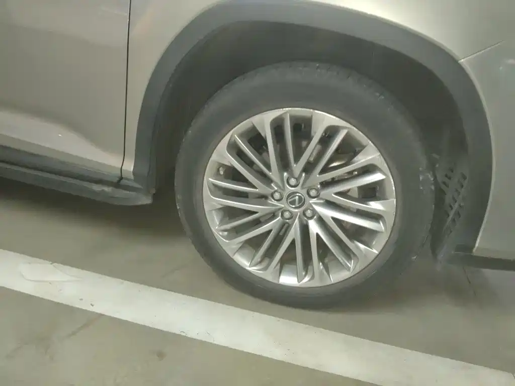Lexus RX — миниатюра 8