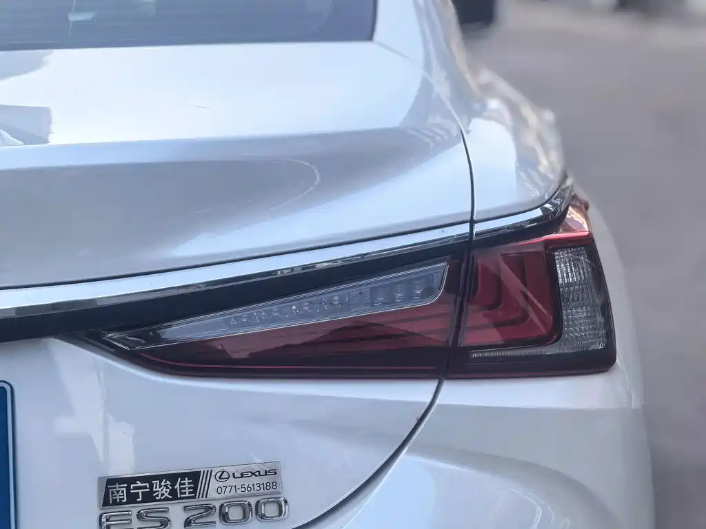 Lexus ES — миниатюра 17