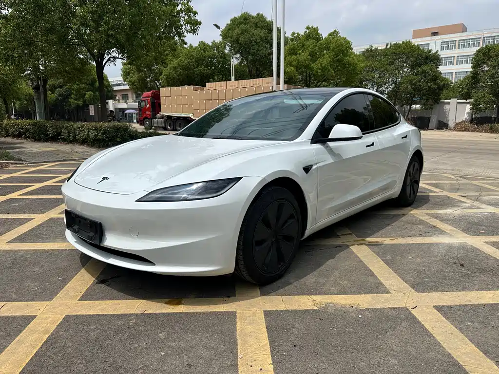 Tesla Model 3 2026