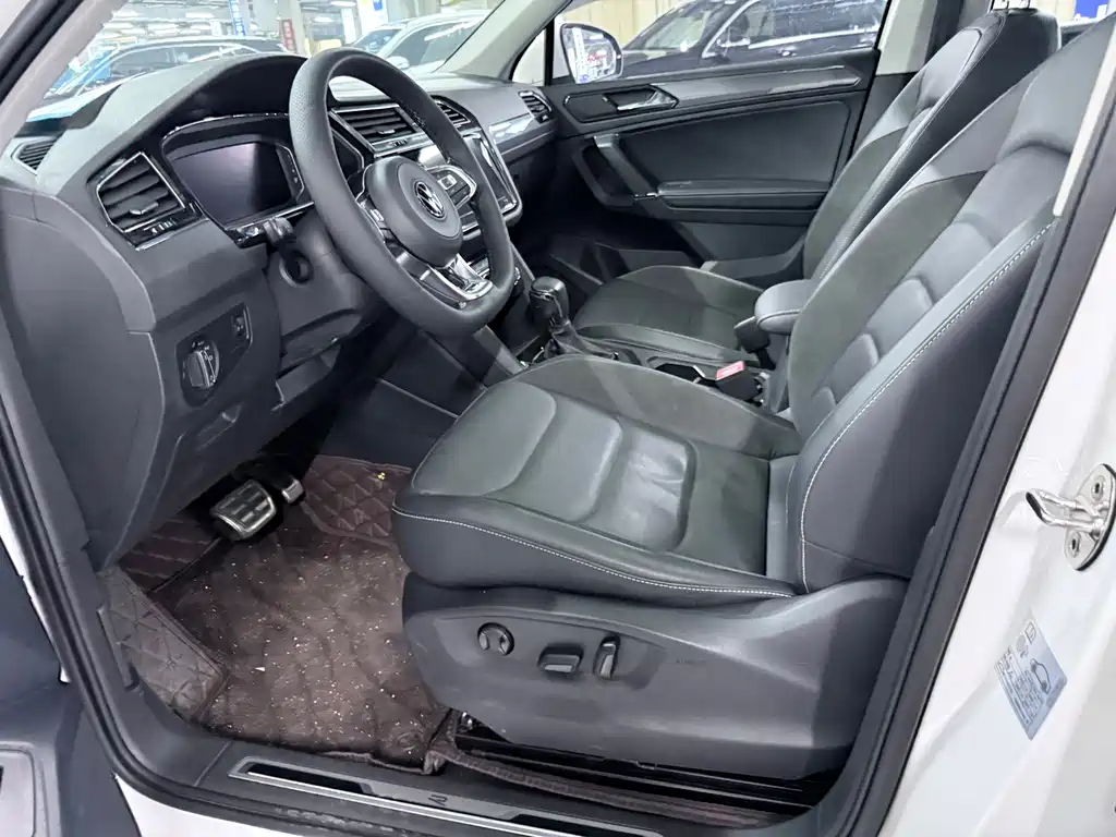 Volkswagen Tiguan L — миниатюра 8