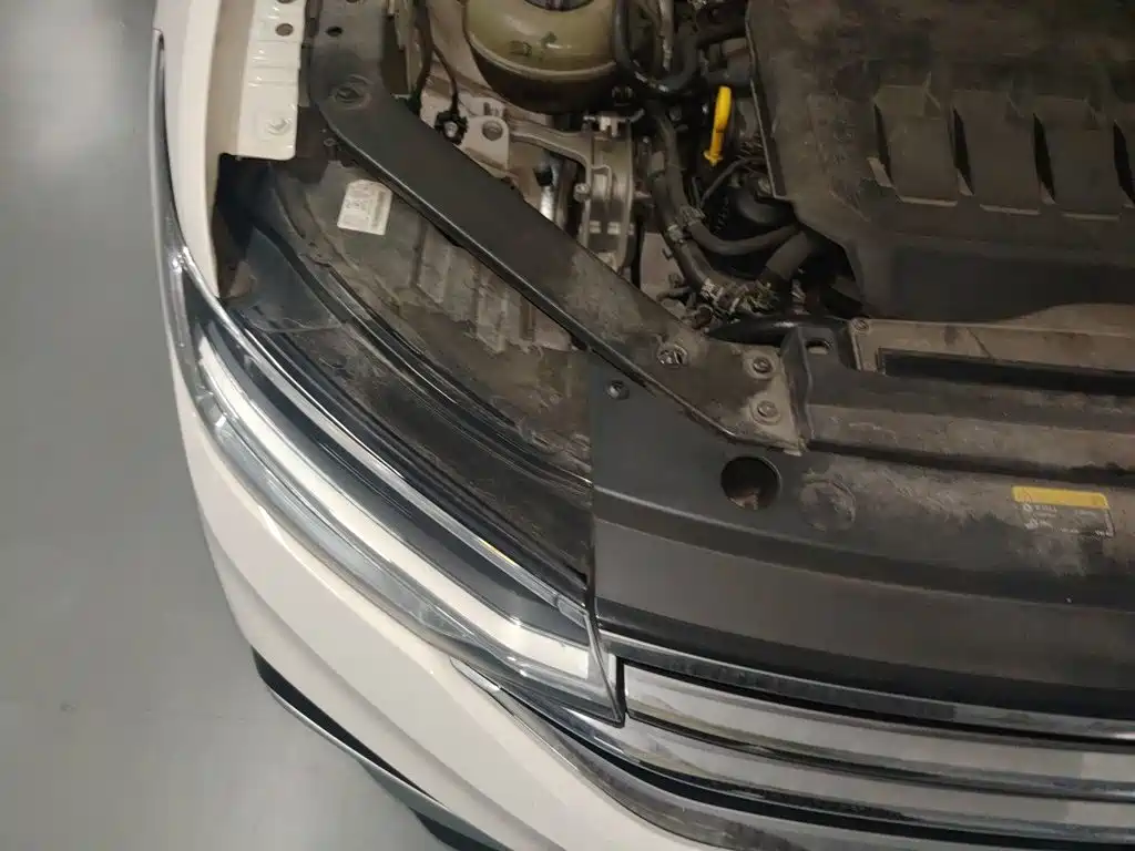 Volkswagen Tiguan L — миниатюра 21